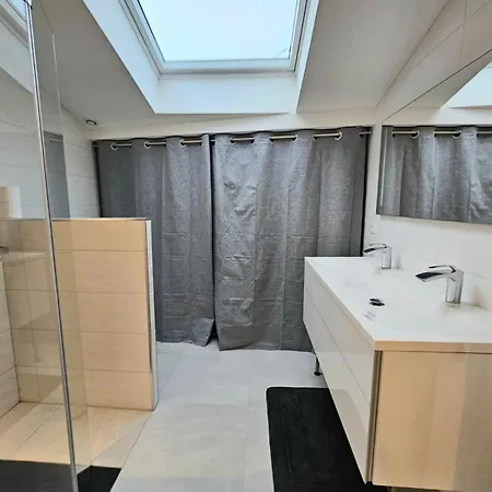 Maison 90m2 Avec Terrasse - Cote Pave, Centre-ville 別荘