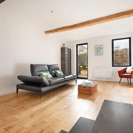 Beautiful House Avec Terrasse Privee - Havre De Paix Cote Pave, Centre-ville Дом отдыха *