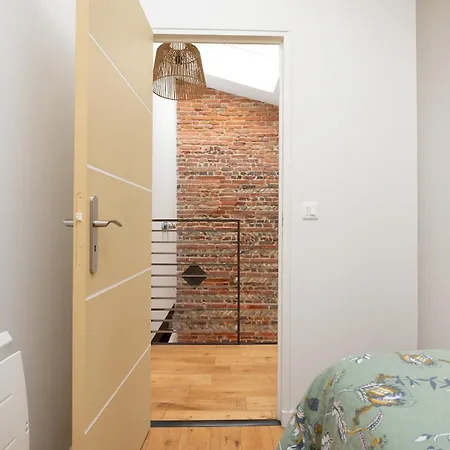 Beautiful House Avec Terrasse Privee - Havre De Paix Cote Pave, Centre-ville Дом отдыха *